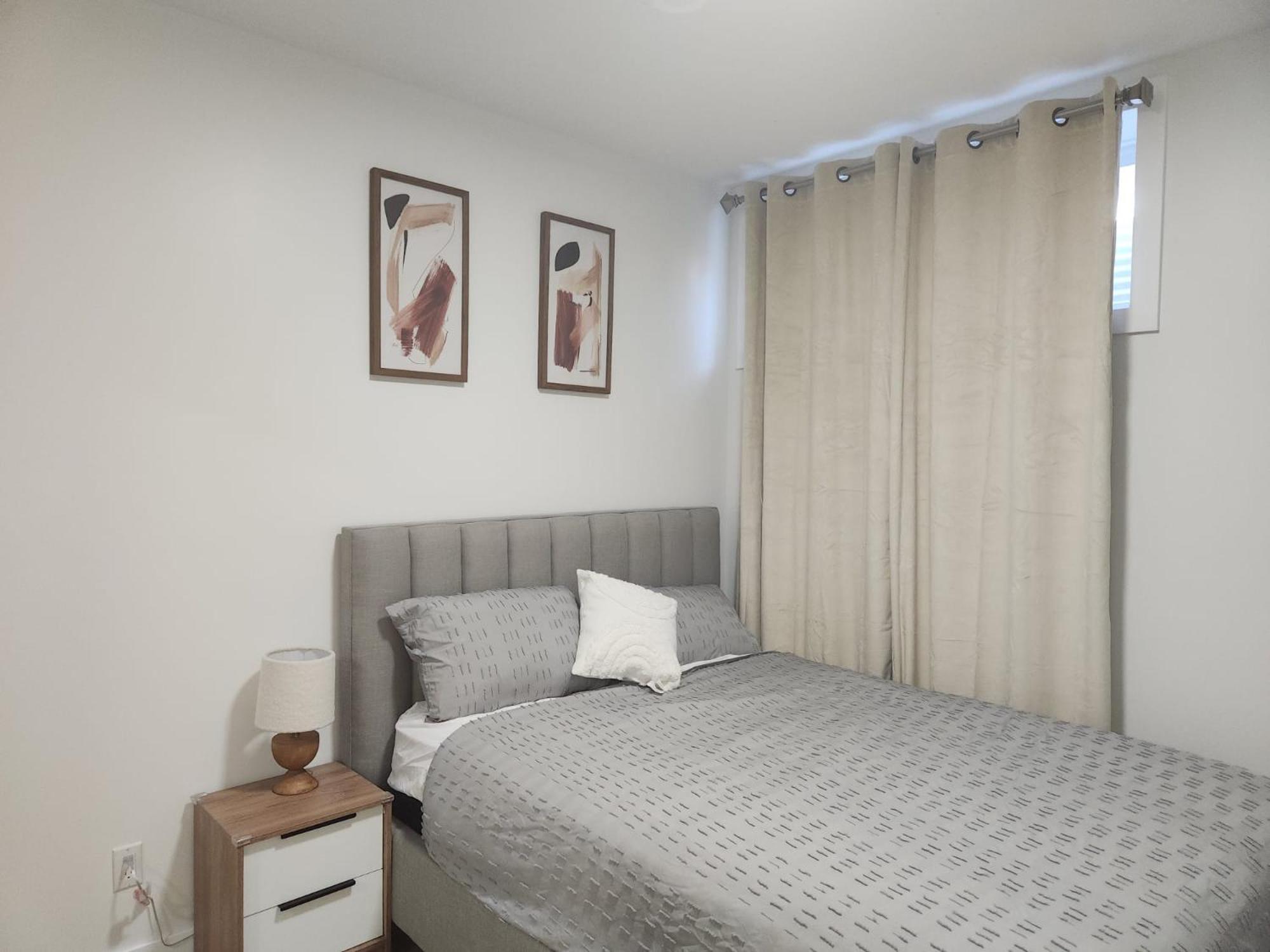 YYC Brand New Deluxe 2 Bedroom Suite With Ac & Den מראה חיצוני תמונה